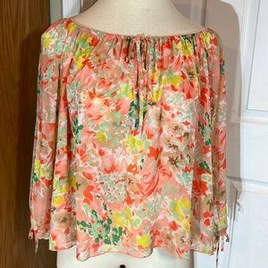 BCBG MAXAZRIA BLOUSE , long split sleeves , spring floral , size Large